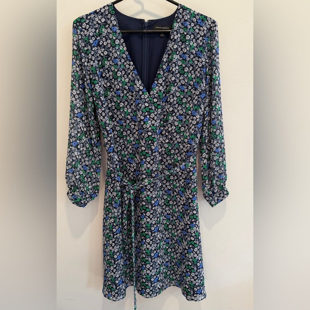 Banana Republic Navy Floral Fit & Flare Dress Size 8 Wrap Tie Waist V-Neck